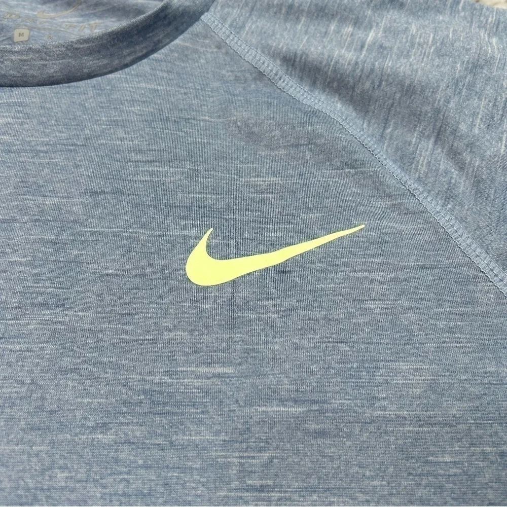 Nike Shirt Mens Medium Swim Crewneck Tee Drifit Active Outdoors Gym Fitness